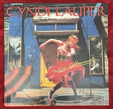 Usado, Vinil autografado por Cyndi Lauper She's So Unusual comprar usado  Enviando para Brazil