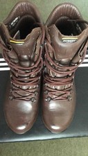 Altberg defender boots for sale  CRIEFF