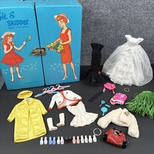 Lote 38 peças vintage da Barbie dos anos 1960 Roupas raras com etiquetas sapatos acessórios bolsa estojo comprar usado  Enviando para Brazil
