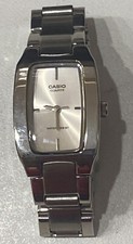 Relógio Casio Classic feminino quartzo tom prata pulseira 21mm LTP1165A-4C; NOVO. comprar usado  Enviando para Brazil