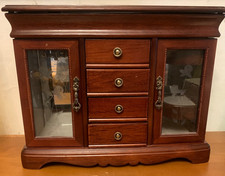 Vintage jewelry armoire for sale Vintage jewelry armoire for sale  Dalton
