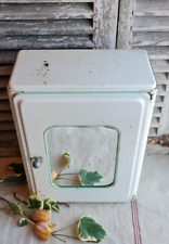 Ancienne petite armoire d'occasion  Le Poinçonnet