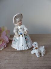 Figurine femme promenant d'occasion  Saint-Lambert-du-Lattay