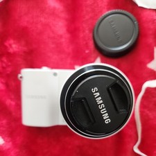 Samsung nx1000 20.3mp for sale  BATLEY