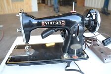 Peças sobressalentes raras vintage Victor DeLuxe máquina de costura e pedal e motor Delco, usado comprar usado  Enviando para Brazil