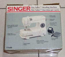 Singer tiny tailor usato  Brindisi
