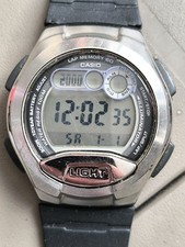 Montre casio digital d'occasion  Gouzeaucourt