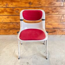 Chaise vintage rouge d'occasion  Saint-Fargeau-Ponthierry