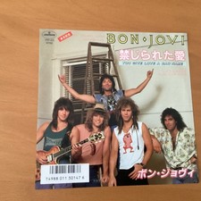 BON JOVI YOU GIVE LOVE A BAD NAME JAPAN 7 INCH 7PP-211 comprar usado  Enviando para Brazil