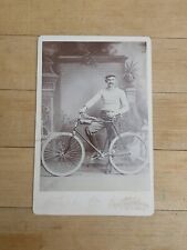 Tarjeta de gabinete vintage: hombre con bicicleta, St Louis Missouri  segunda mano  Embacar hacia Argentina