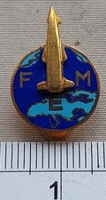 Distintivo smaltat0 aeronautic usato  Torino