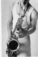 Musicien saxophoniste jouant d'occasion  Genillé