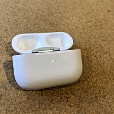 Capa de carregamento MagSafe genuína Apple AirPods Pro 2 2ª geração (USB‐C) A2968 comprar usado  Enviando para Brazil