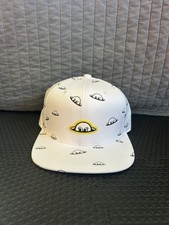 Radmor Golf Logo Biały Regulowany kapelusz zatrzaskowy z żółtą czapką Jeden rozmiar na sprzedaż  Wysyłka do Poland