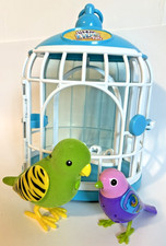 Usado, Gaiola para pássaros Little Live Pets com pássaro flocado trabalhando papagaio 2º pássaro precisa de batte comprar usado  Enviando para Brazil