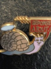Pin badge reponse d'occasion  Charnay-lès-Mâcon