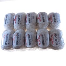 Gomitoli 100 merino usato Gomitoli 100 merino usato  Italia