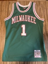 Oscar robertson milwaukee for sale  West Bend