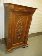 Schöner edler schrank gebraucht kaufen Schöner edler schrank gebraucht kaufen  Niederndodeleben