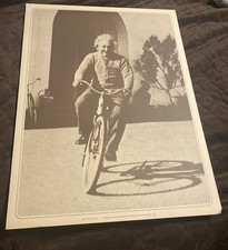 Albert Einstein em bicicleta na Cal-Tech, 1933 Poster CIT ARCHIVES 1975. Leia comprar usado  Enviando para Brazil