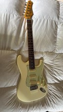 Chitarra elettrica eko.come usato  Toano