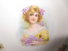 Placa de retrato de porcelana antiga sem marca jovem senhora com flores lilás 7 1/2" di comprar usado  Enviando para Brazil