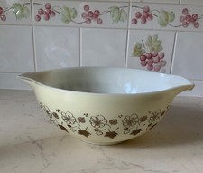 Vintage pyrex yellow for sale  SHEFFIELD