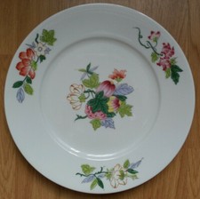 Superbe assiette porcelaine d'occasion Superbe assiette porcelaine d'occasion  Le Lavandou
