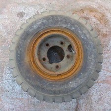 Pneumatico 6.50 r10 usato  Vajont