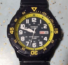 CASIO 5125 MRW-200H RELÓGIO ANALÓGICO MOSTRADOR AZUL MARINHO DESTAQUES AMARELOS ARRANHÕES DESGASTE comprar usado  Enviando para Brazil