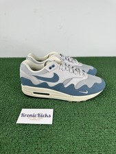 Size 8.5 nike d'occasion  Expédié en Belgium
