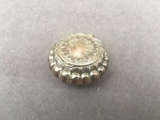 Ancienne petite boîte d'occasion Ancienne petite boîte d'occasion  Arinthod