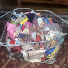 Usado, Enorme Lote De 100 Peças Barbie, Roupas Ken, Sapatos, Acessórios LOTE ENORME comprar usado  Enviando para Brazil