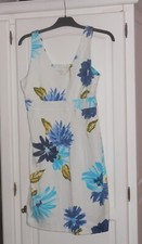 Robe blanche motif d'occasion  Valenciennes