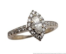 petite engagement ring for sale  Saint Petersburg