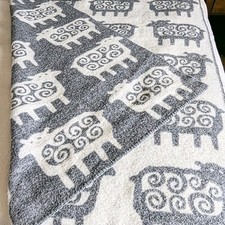 Klippan throw blanket d'occasion  Expédié en Belgium