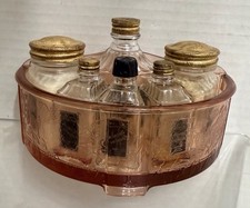 Usado, Conjunto de cômoda rosa vintage raro 6 garrafas charme Volupte por Doris Dory NY-Paris comprar usado Usado, Conjunto de cômoda rosa vintage raro 6 garrafas charme Volupte por Doris Dory NY-Paris comprar usado  Enviando para Brazil