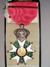 Médailles, décorations, ordres d'occasion  Ollioules
