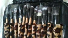 Trousse pinceaux maquillage d'occasion  Mérignac