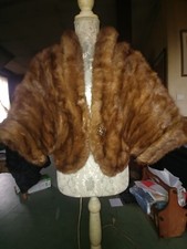 Jolie veste fourrure d'occasion  Lanobre