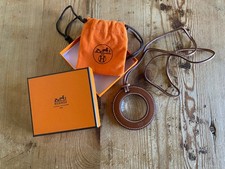 HERMÈS - Lupa para colgar - Cuero marrón - 7,7 cm de diámetro comprar usado HERMÈS - Lupa para colgar - Cuero marrón - 7,7 cm de diámetro comprar usado  Enviando para Brazil