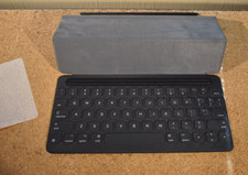 Capa Smart Keyboard Apple para iPad Pro 10,5" iPad Air 3rd & IPad 7th-9th A1829 comprar usado Capa Smart Keyboard Apple para iPad Pro 10,5" iPad Air 3rd & IPad 7th-9th A1829 comprar usado  Enviando para Brazil