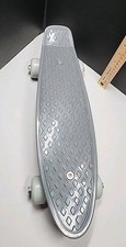 17" Mini Cruiser Skate Deck Plástico Estilo Moeda Até 110 Lbs, Cinza Com Branco comprar usado  Enviando para Brazil