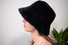 Cappello donna simil usato  Parma