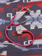 Usado, Estetoscópio 3M Littmann Classic III™ feito nos EUA! Magenta roxo rosa quente comprar usado Usado, Estetoscópio 3M Littmann Classic III™ feito nos EUA! Magenta roxo rosa quente comprar usado  Enviando para Brazil