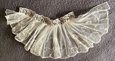 Dentelle ancienne garniture d'occasion  Puy-l'Évêque