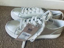 Gorgeous silver trainers for sale  BARRY