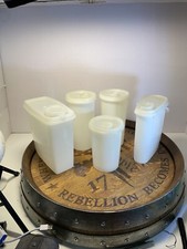 5 recipientes e jarros vintage Tupperware com tampas em bom estado comprar usado  Enviando para Brazil