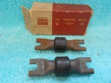 1957-59 FORD PASSENGER CAR  SHOCK ABSORBER BUSHINGS  PAIR  NOS FORD  916 comprar usado  Enviando para Brazil