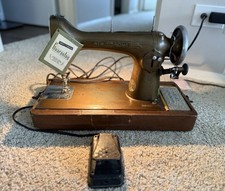 Máquina de costura caseira vintage nova com estojo e pedal – Funciona – EUA, 1954 comprar usado  Enviando para Brazil
